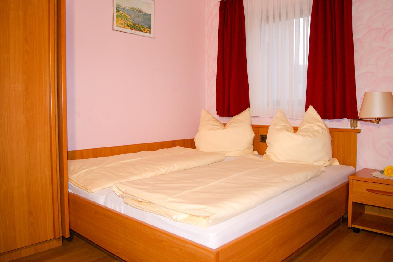 Hotel Schonunger Bucht Waigolshausen Habitación foto