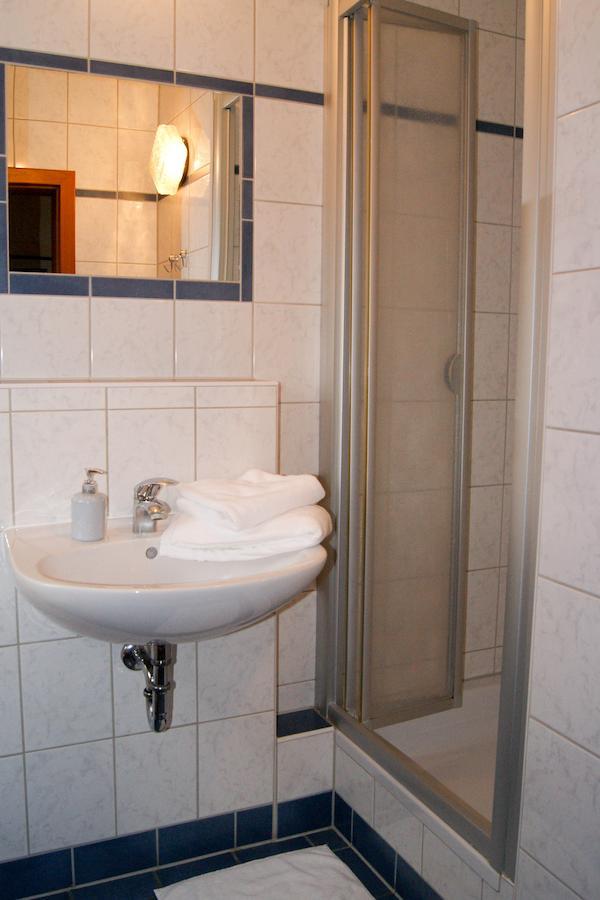 Hotel Schonunger Bucht Waigolshausen Habitación foto